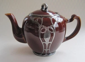 Tetera de cerámica Lenox Art Nouveau con superposición plateada marrón años 1910 sin mono 9" AR 2022 - Imagen 1 de 8