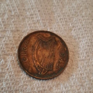 1943 Ireland Republic Coin Gaelic Harp Hen and chicks Eire Pingin 1d - Picture 1 of 2