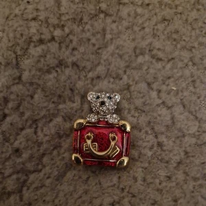 Carolee Teddy Bear With Enamel Suitcase - Picture 1 of 2