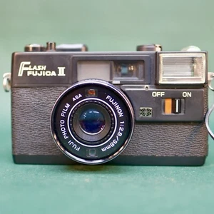 Fujica Flash II - Point & Shoot Film Camera - Film Tested 2.8 38mm Lens - Picture 1 of 10