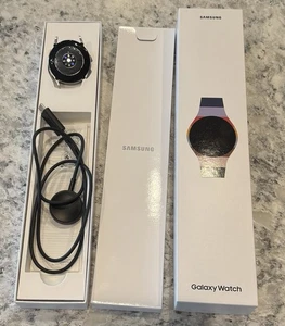 Samsung Galaxy Watch 7 40 mm AI Smartwatch SM-L300 GPS WiFi Bluetooth Argent - Photo 1 sur 4