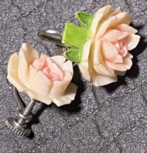 Trachten Ohrringe rosa Zelluloid Rosen silberfarben Schraubverschlüsse Japan Vintage - Bild 1 von 9