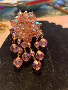 Unsigned brooch with gold coloured rhine stones and AB. - Bild 1 von 3