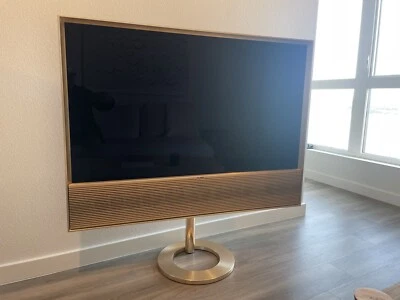"TV Bang & Olufsen Beovision Contour 55"" tono dorado" Foto 1 de 4