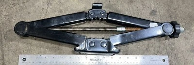 2009 Mercedes Benz GL320 Bluetec Diesel Floor Jack 164 580 02 18 - Image 1 of 2