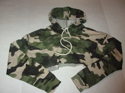 Sudadera con capucha Almost Famous recortada camuflaje grande Foto 1 de 2