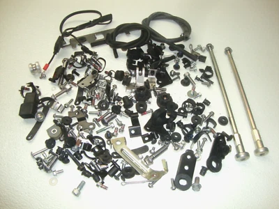 21-25 KAWASAKI NINJA ZX10R OEM TUERCAS MISCELÁNEAS PERNOS HARDWARE BOCINA TORNILLOS LOTE 2024 Foto 1 de 4