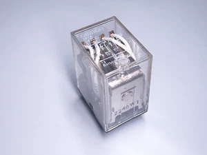 MY4 DC24 OMRON Plug-in Power Relay 24VDC 5A 4PDT 14-Pin - Picture 1 of 3