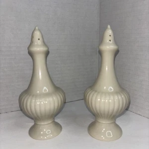Set Of Lenox Essex Ivory Salt And Pepper Shakers - Picture 1 of 7