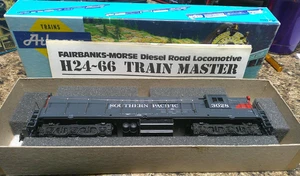 HO Scale Athearn 4307 SP Southern Pacific H24-66 Diesel Locomotive #3028  IN BOX - Afbeelding 1 van 2