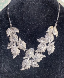 Foglie vintage senza marchio tono argento con strass trasparenti - Foto 1 di 4