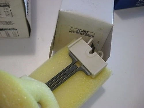 Robertshaw 41-403 Hot SurfAce Ignitor Series