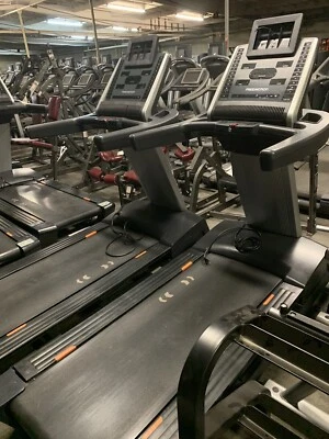 Cinta de Correr FreeMotion t10.7S Reflex Deck Edición Orangetheory Foto 1 de 4