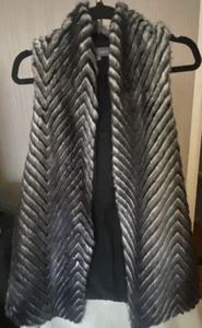Faux Fur Vest Chevron Animal print Black Gray W/pockets Lola & Sophie XS - Picture 1 of 8