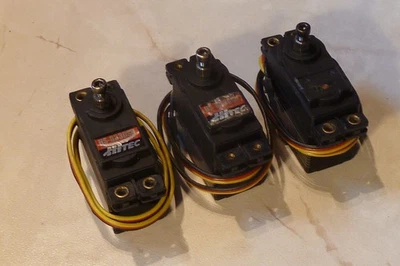 HiTEC HS-8330SH Taumelscheiben-Servo-Set (HV digital) - Bild 1 von 3