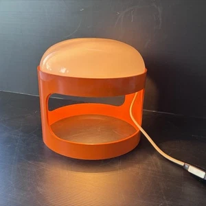 Joe Colombo lampe KD28 1 Seul demi globe plastique Orange Kartell 1967 - Picture 1 of 9