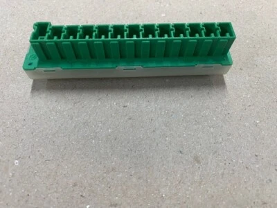 Fuse Connector Can Buss - Mopar (68230877AA) - Image 1 of 3