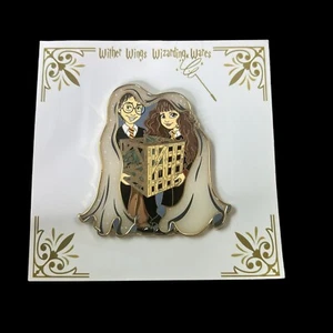 Harry Potter Pin Harry Hermione Norbert Cloak Wither Wings Wizarding Wares # 100 - Picture 1 of 2