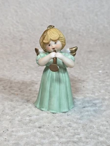 Ornamento natalizio vintage con adesivo originale angelo flautista Gorham 1986 - Foto 1 di 13