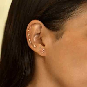 14K Yellow Gold Round Natural Diamond Bar Push Back Stud Earrings - Picture 1 of 3