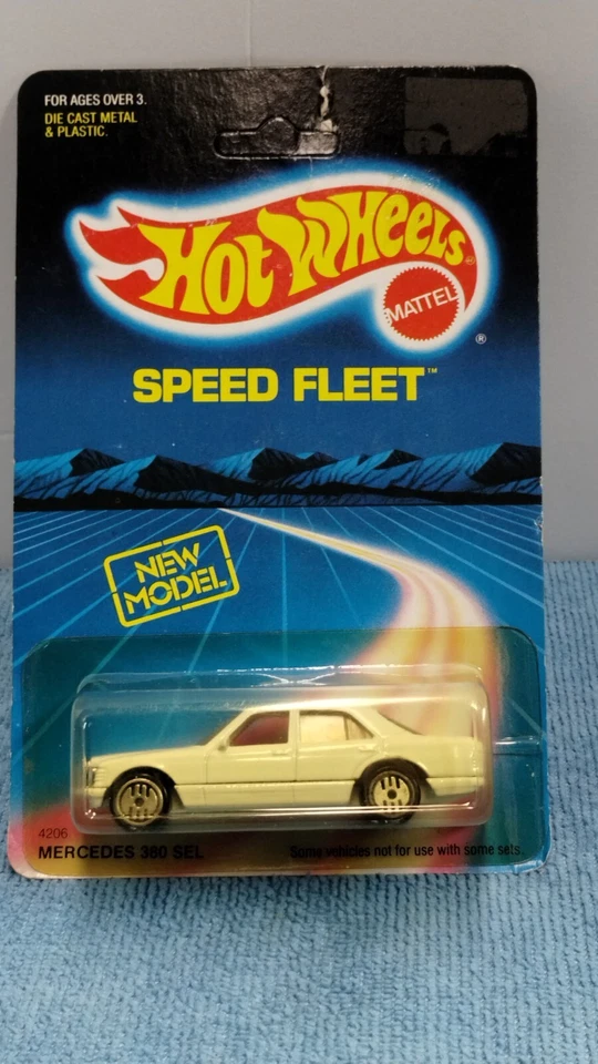 HOT WHEELS Vintage Speed Fleet New Model Mercedes 380 SEL W/Dog Unpunched Card! - Image 1 of 4