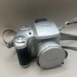 Fujifilm FinePix S3500 Digital Camera - 6x optical zoom - TESTED & WORKING - Picture 1 of 13