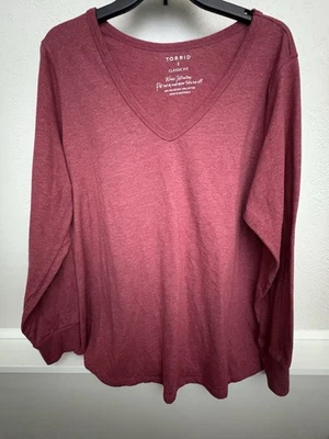 Torrid Mujer’s Plus 2X 2 Rojo Manga Larga Calce Clásico Cuello en V Top Camisa Pullover Foto 1 de 4