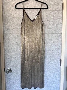Vestido brillante ceñido con cuello en V forrado con correa de espagueti dorado exuberante mediano - Imagen 1 de 5