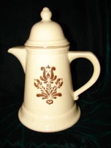 Caffettiera o teiera vintage Pfaltzgraff Village con coperchio modello fuori produzione - Foto 1 di 2