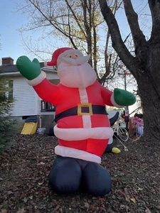 10' GIANT SANTA CLAUS AIRBLOWN LIGHTED YARD INFLATABLE *Read Description* - Picture 1 of 5