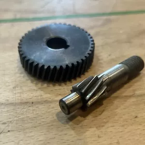 Makita 9401 Helical Gears x2 - 221193-2 & 221194-0 Belt Sander parts Genuine - Picture 1 of 6