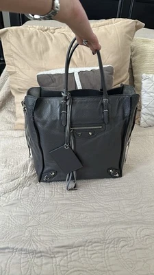 Bolso de Mano Balenciaga Paper A4 Cremallera Alrededor Foto 1 de 4