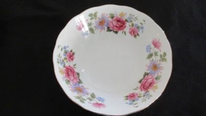 QUEEN ANNE SERENADE VINTAGE DESSERT BOWL BONE CHINA 8597 - Picture 1 of 1