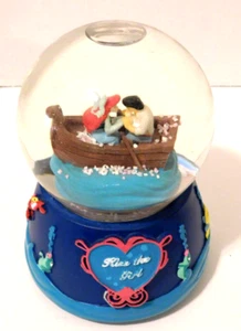 Disney 1998 Little Mermaid "Kiss the Girl" Snow Glove - Picture 1 of 5