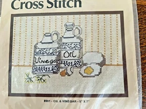 Dritz OIL & ESSIG Counted Cross Stitch Kit NOS - Bild 1 von 3