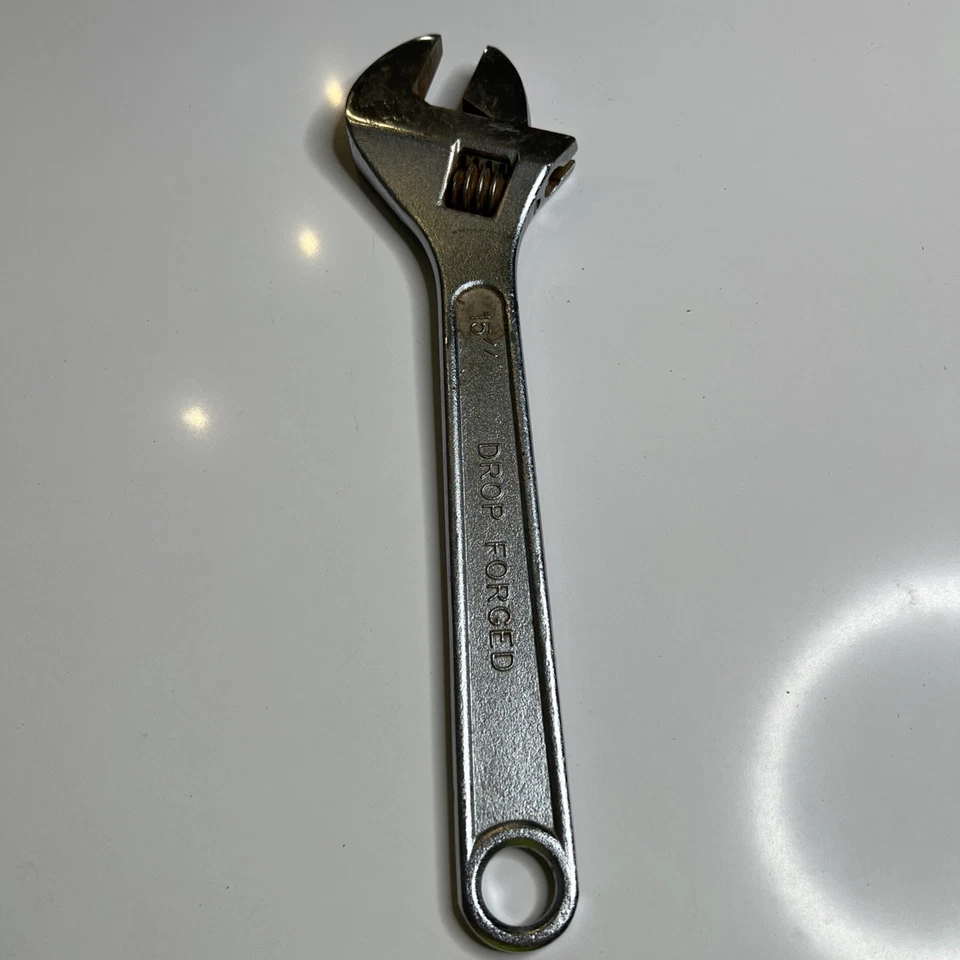 "Llave media luna ajustable 15""" Foto 1 de 4