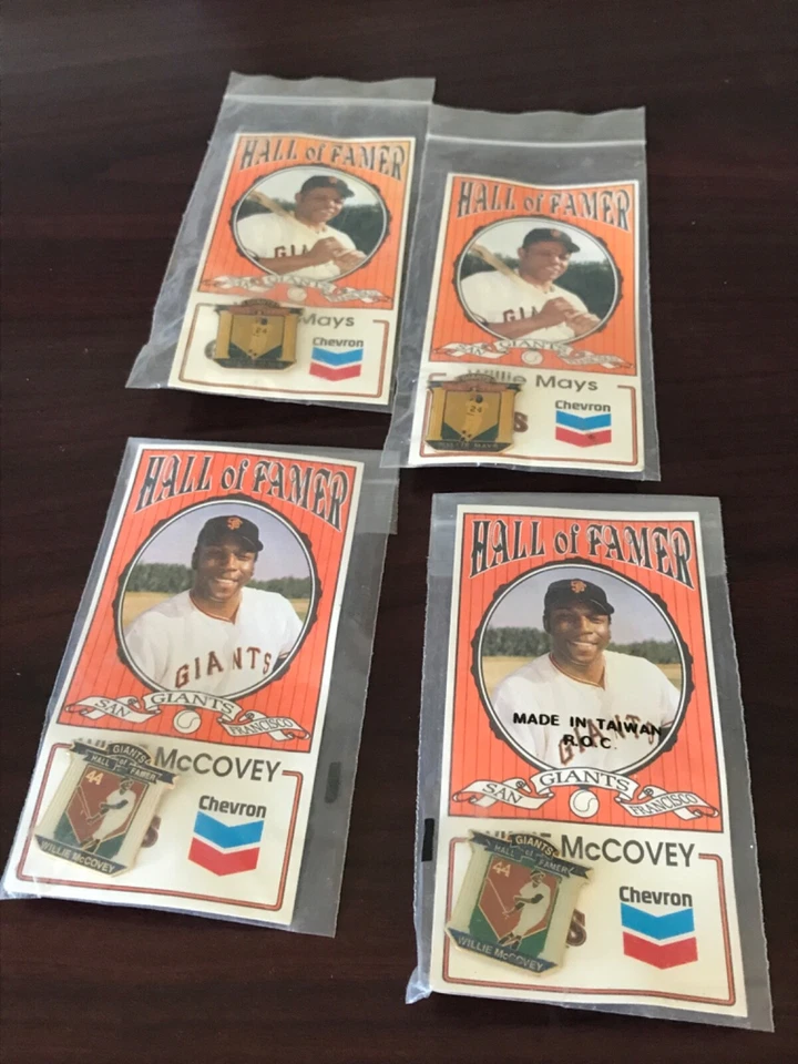 (4) 1991 Chevron San Francisco Giants Willie Mays & Willie McCovey Pin - Image 1 of 1
