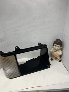 1981-1985 Mercury Lynx Rh Bezel  Park Turn Signal Head  Light Black Scratch Lens - Picture 1 of 16