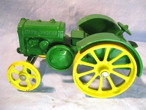 Trattore ERTL John Deere 1923 modello "D" 1/16 metallo pressofuso - Foto 1 di 11