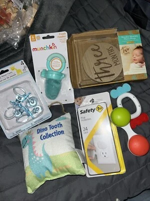 Baby Lot Rattles Photo Props Tooth Pillow Plug Protectors Boy Baby Shower Favors Foto 1 de 4