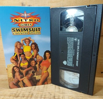 WCW NITRO NIÑAS TRAJE DE BAÑO CALENDARIO ESPECIAL VHS DIVAS LUCHA LIBRE RM1 Foto 1 de 4