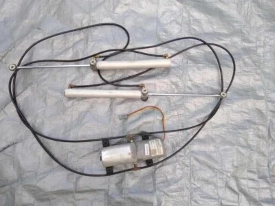 Трансформируемый двигатель на крыше с гидравлическими цилиндрами и шлангами для Ford Mustang 1999-2004 годов выпуска - Изображение 1 из 3