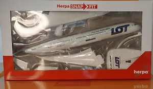Herpa SnapFit 614108 LOT Polish Airlines Boeing 787-9 Dreamliner 1:200 NEW - Picture 1 of 2