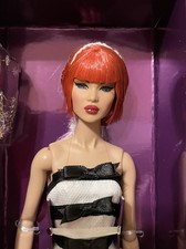 FASHION ROYALTY - LEGENDARY CONVENTION-AYUMI CHARMED CHILD NRFB