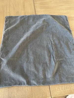 Acogedor Pottery Barn Velvet Euro Sham acero azul Foto 1 de 2