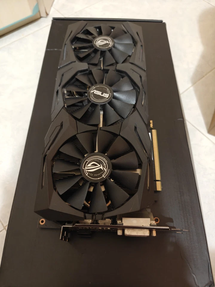 SCHEDA VIDEO - ASUS ROG Strix Gaming AMD Radeon RX Vega 64 OC edition 8 GB - Immagine 1 di 3