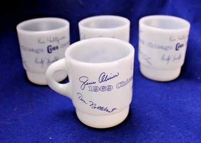 JUEGO DE 4 TAZAS VINTAGE CHICAGO CUBS BULL PEN blanco azul firmas vaso de leche Foto 1 de 4