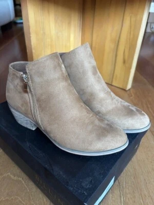 Billini Boots Womens Size 7 Ankle Bootie Camel Suede RRP $89.95 - image 1 of 4
