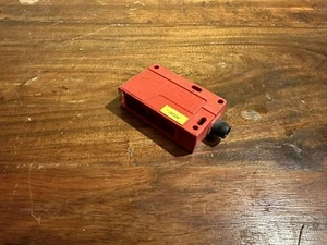 Leuze HT46C/4P-M12 sensor 50127048 - Picture 1 of 3