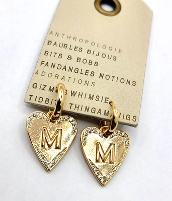 Pendientes de aro Anthropologie Heart Huggie de latón chapado en oro de 14k, circonitas cúbicas Foto 1 de 3